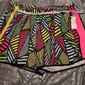 Livi active multicolor bright shorts sz 26/28 New w $54 tags,pockets, lined.